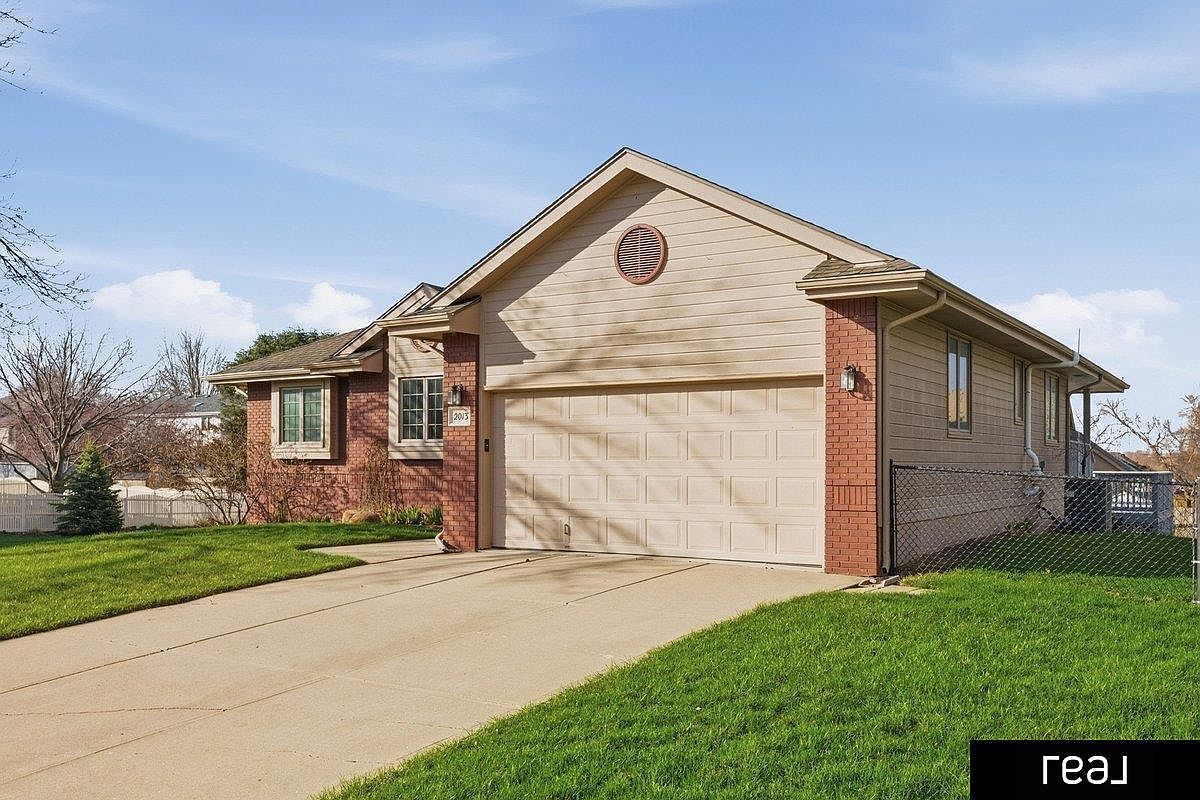 2013 Liberty Ln Papillion, NE 68133 - Thumbnail 4