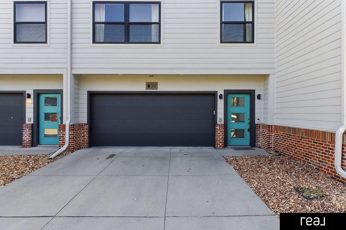 3117 Mayberry Plz Omaha, NE 68105 - Thumbnail 4