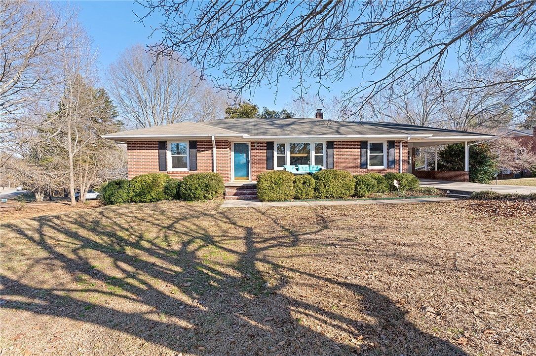 420 Brock St Central, SC 29630 - Thumbnail 4