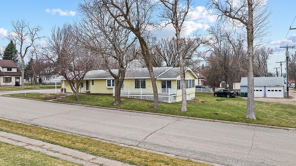 121 W Rowena St Ivanhoe, MN 56142 - Thumbnail 4