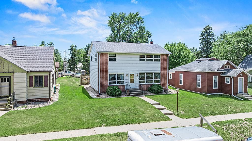 213 2nd St E Jasper, MN 56144 - Thumbnail 4