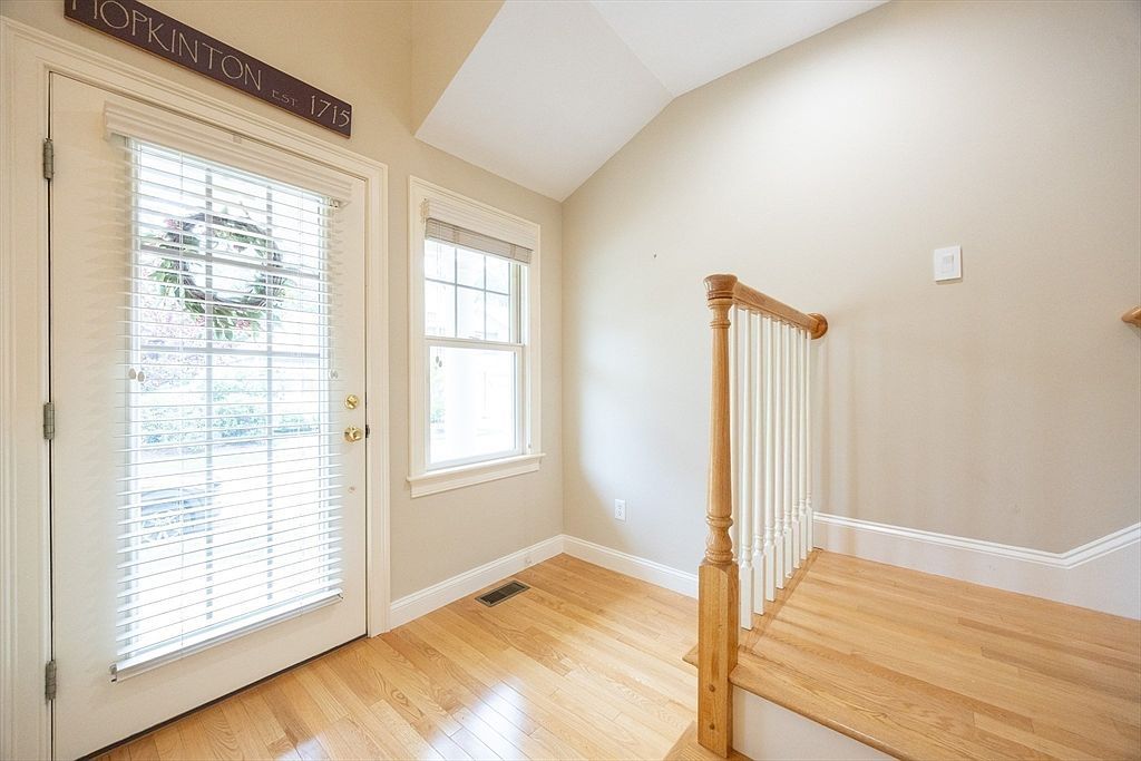 4 Lowell Dr UNIT 4 Hopkinton, MA 01748 - Thumbnail 4