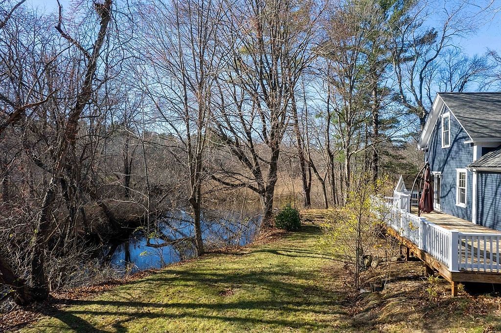 4 Shaw St Medway, MA 02053 - Thumbnail 4