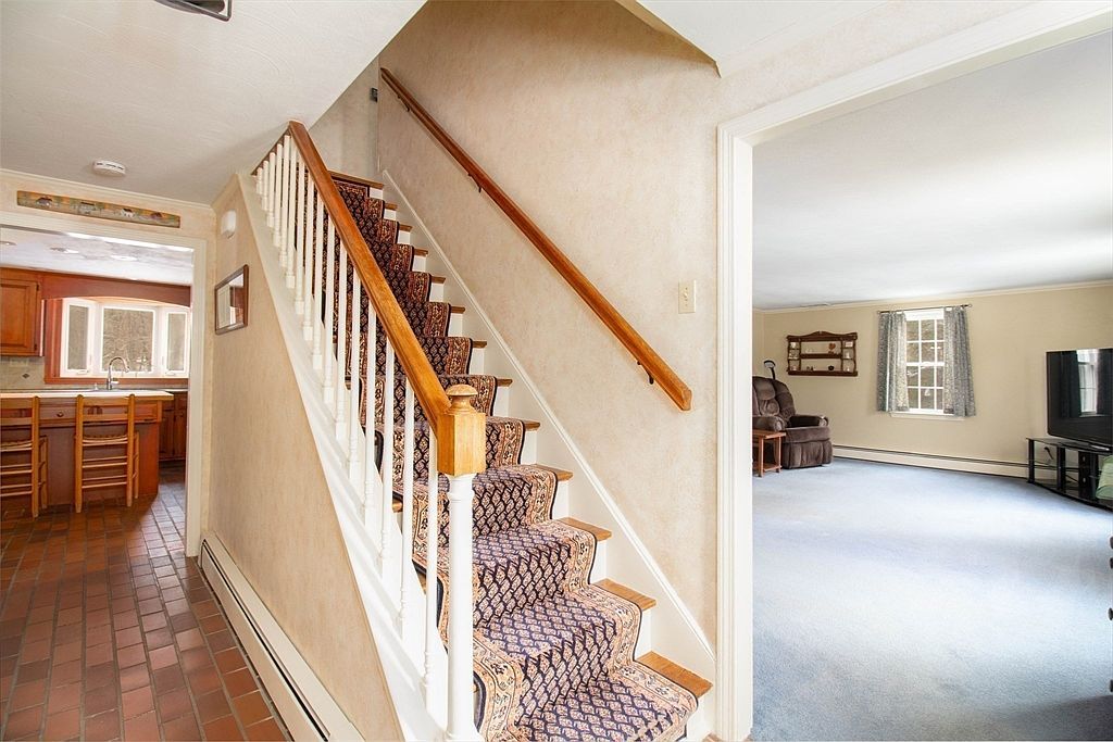 56 Fisher St Medway, MA 02053 - Thumbnail 4