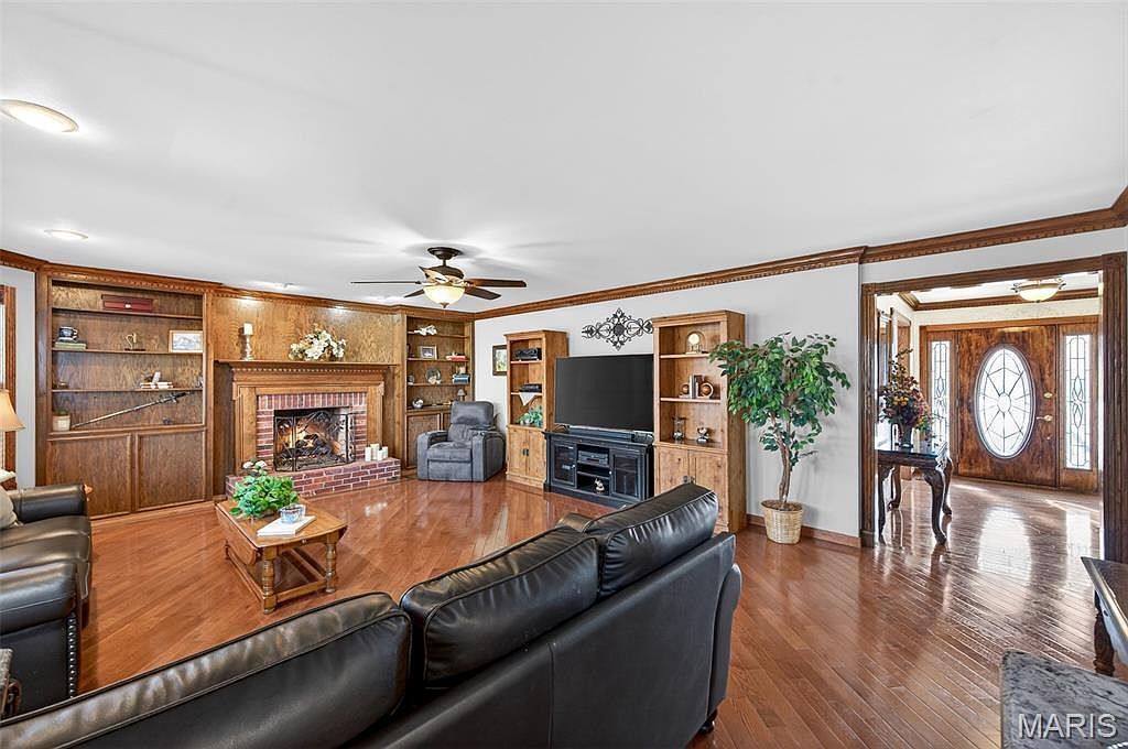 411 Savannah Ridge Dr Saint Charles, MO 63303 - Thumbnail 4