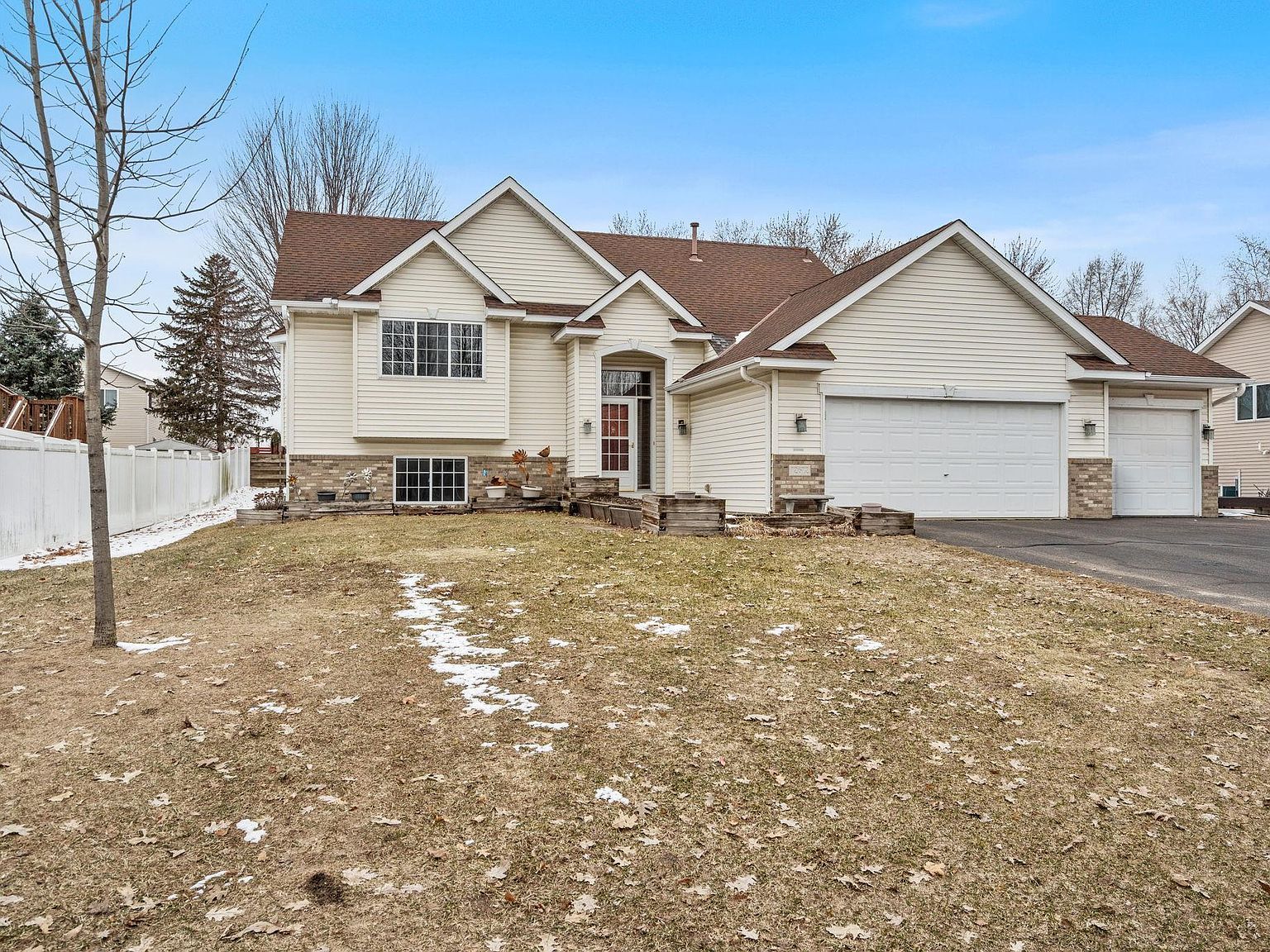 12672 Lincoln St NE Blaine, MN 55434 - Thumbnail 4