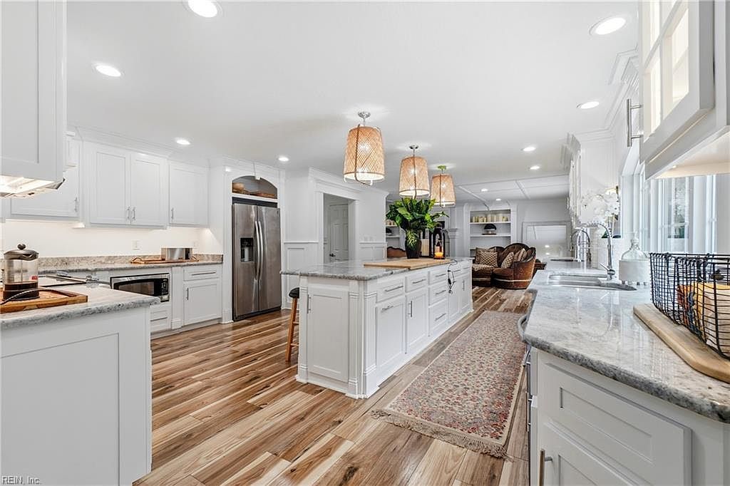 1901 Prince Edward Dr Chesapeake, VA 23322 - Thumbnail 4