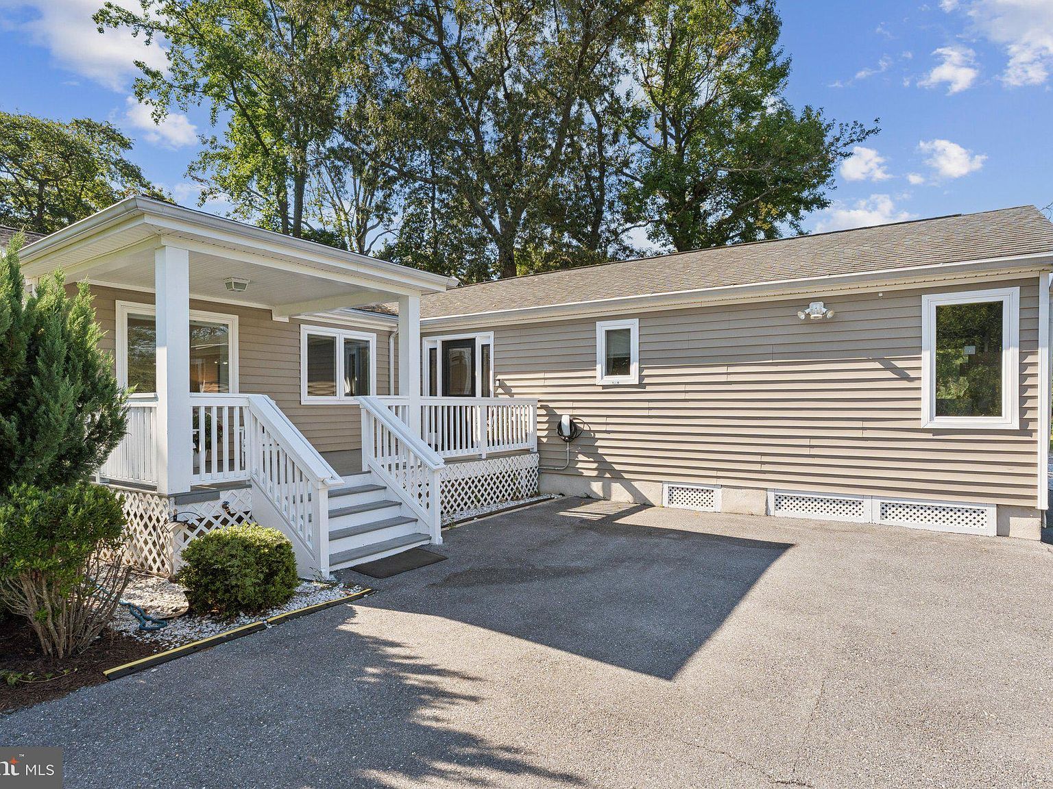 7654 Bay St Pasadena, MD 21122 - Thumbnail 4