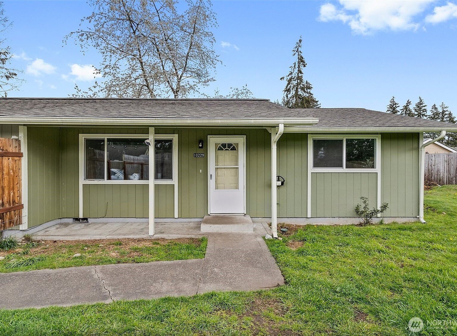 10227-10229 Ainsworth Ave S Tacoma, WA 98444 - Thumbnail 4