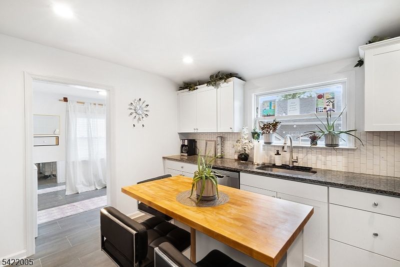 60 Searing St Dover, NJ 07801 - Thumbnail 4