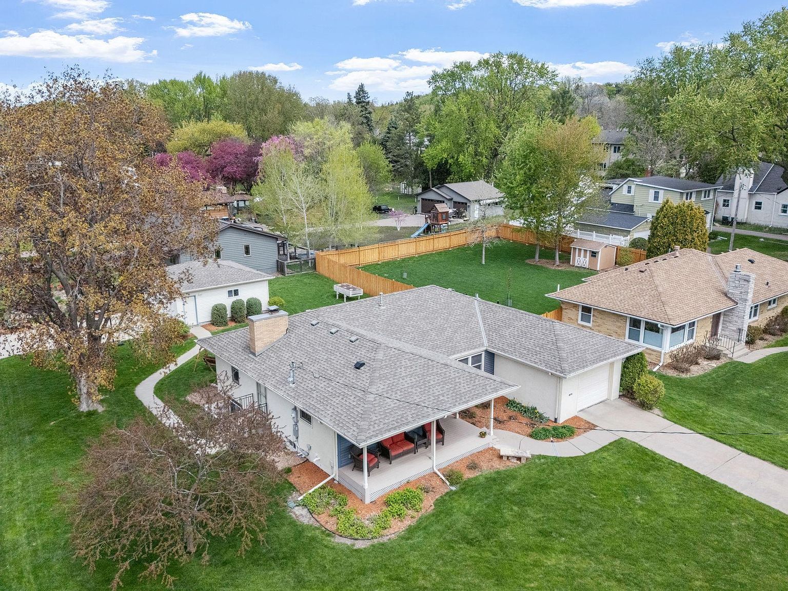 2601 30th Ave NE Saint Anthony, MN 55418 - Thumbnail 4