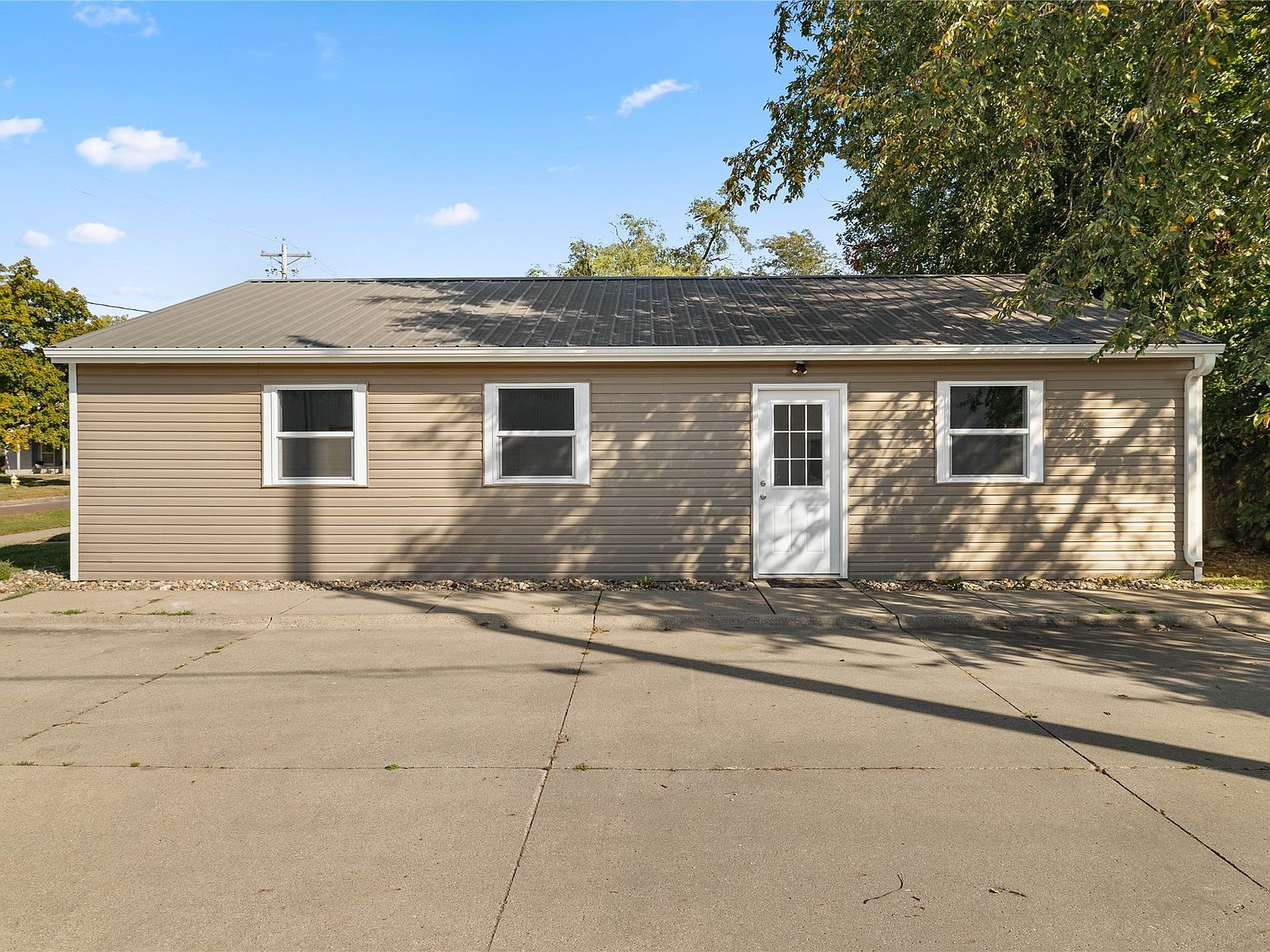 105 S 6th St Adel, IA 50003 - Thumbnail 4