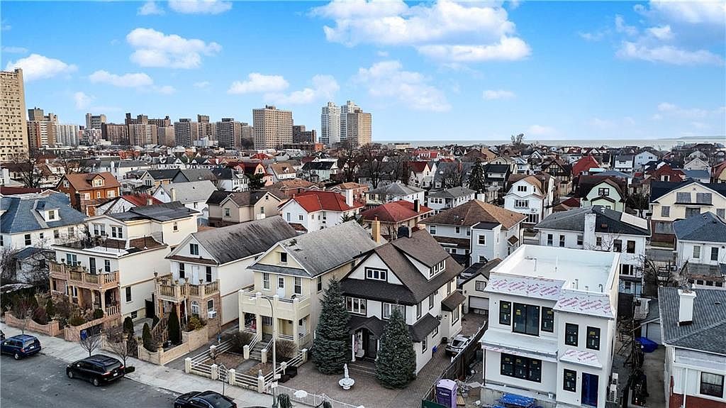 3822 Cypress Ave Brooklyn, NY 11224 - Thumbnail 4