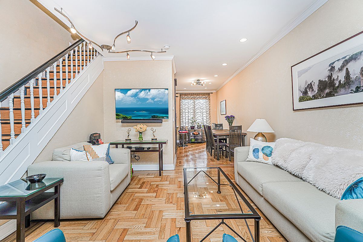 2474 E 18th St Brooklyn, NY 11235 - Thumbnail 4