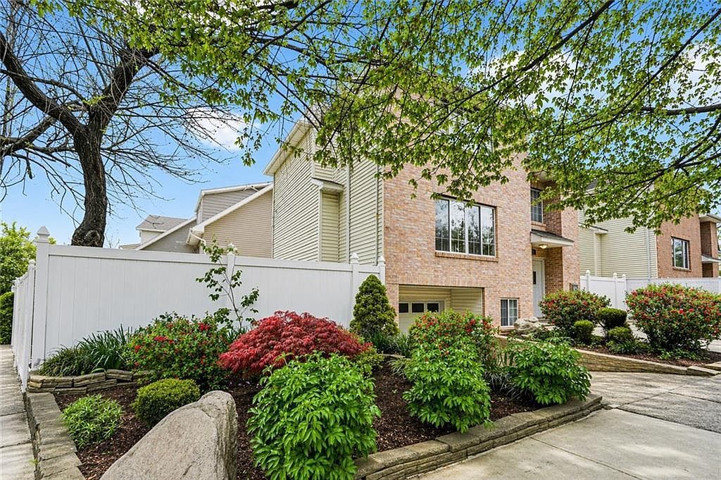 68 Eltingville Blvd Staten Island, NY 10312 - Thumbnail 4