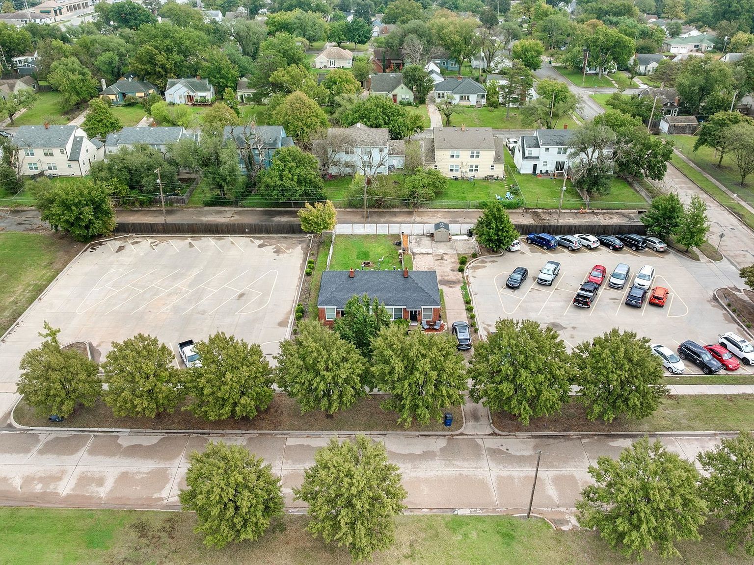 414-416 N Bleckley Dr Wichita, KS 67208 - Thumbnail 4