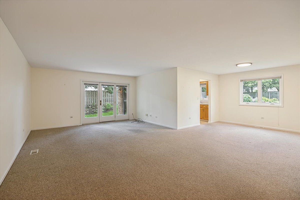 546 Banyon Ln APT B La Grange, IL 60525 - Thumbnail 4