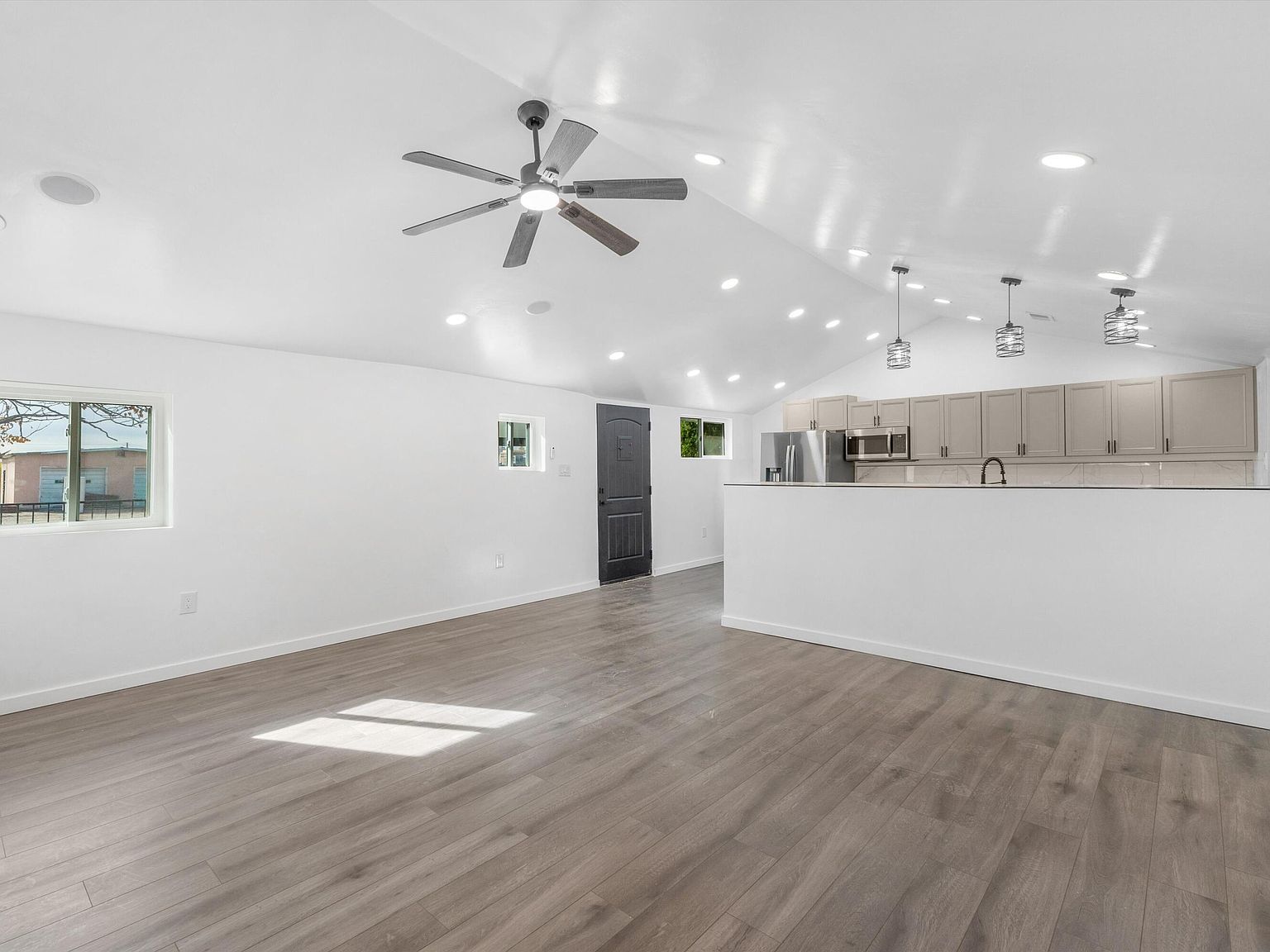 401 Gomez Ave NE Albuquerque, NM 87102 - Thumbnail 4