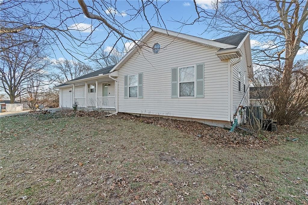 301 Walnut St Lathrop, MO 64465 - Thumbnail 4