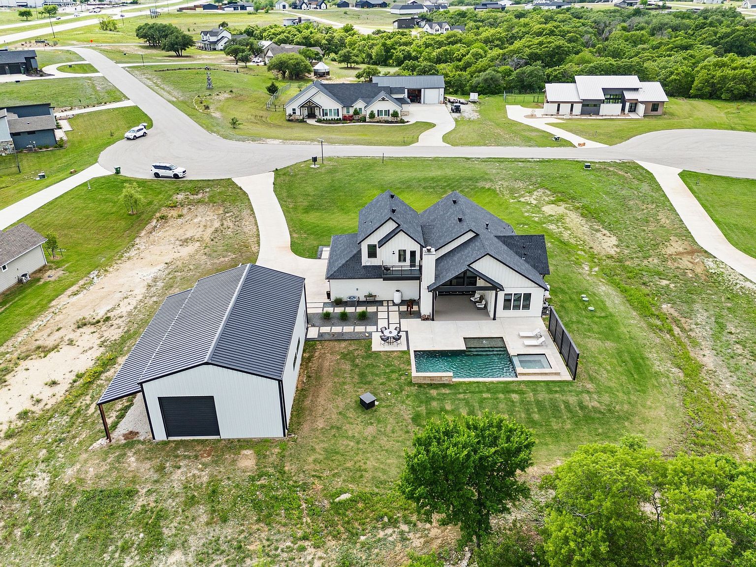 130 Nicholas Way Decatur, TX 76234 - Thumbnail 4