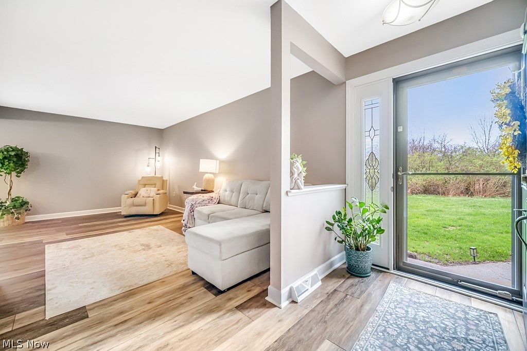 7390 Creekwood Dr #10D North Royalton, OH 44133 - Thumbnail 4