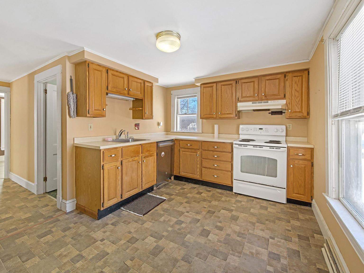 59 Thatcher St Bangor, ME 04401 - Thumbnail 4