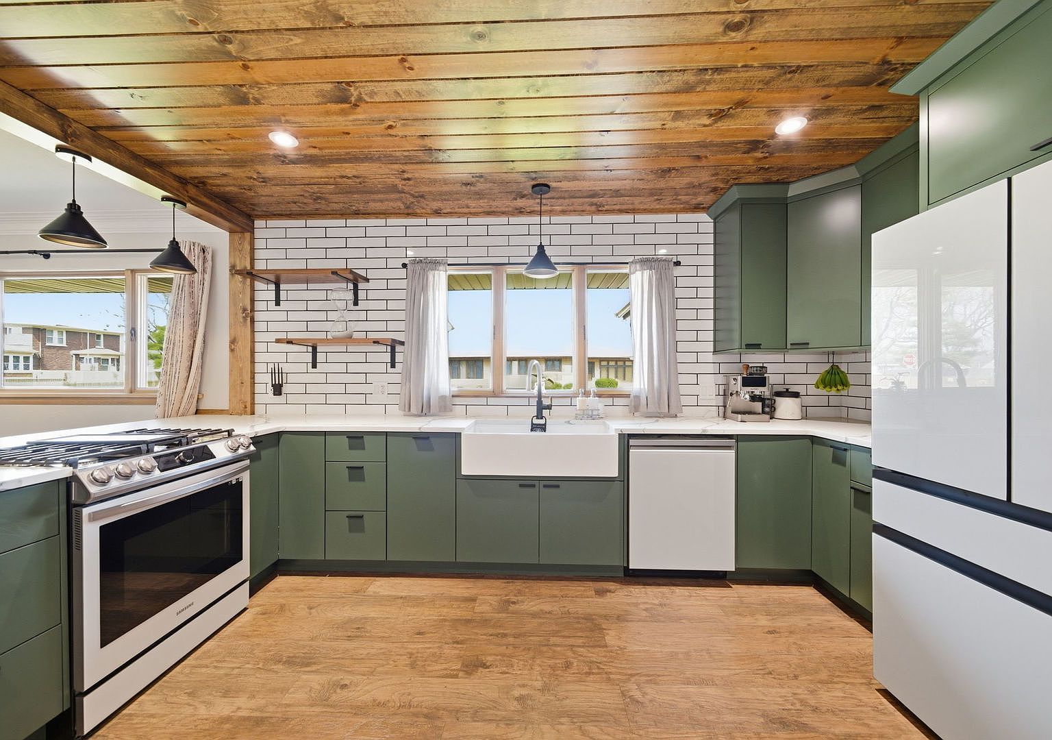 908 Curtis Ave Joliet, IL 60435 - Thumbnail 4