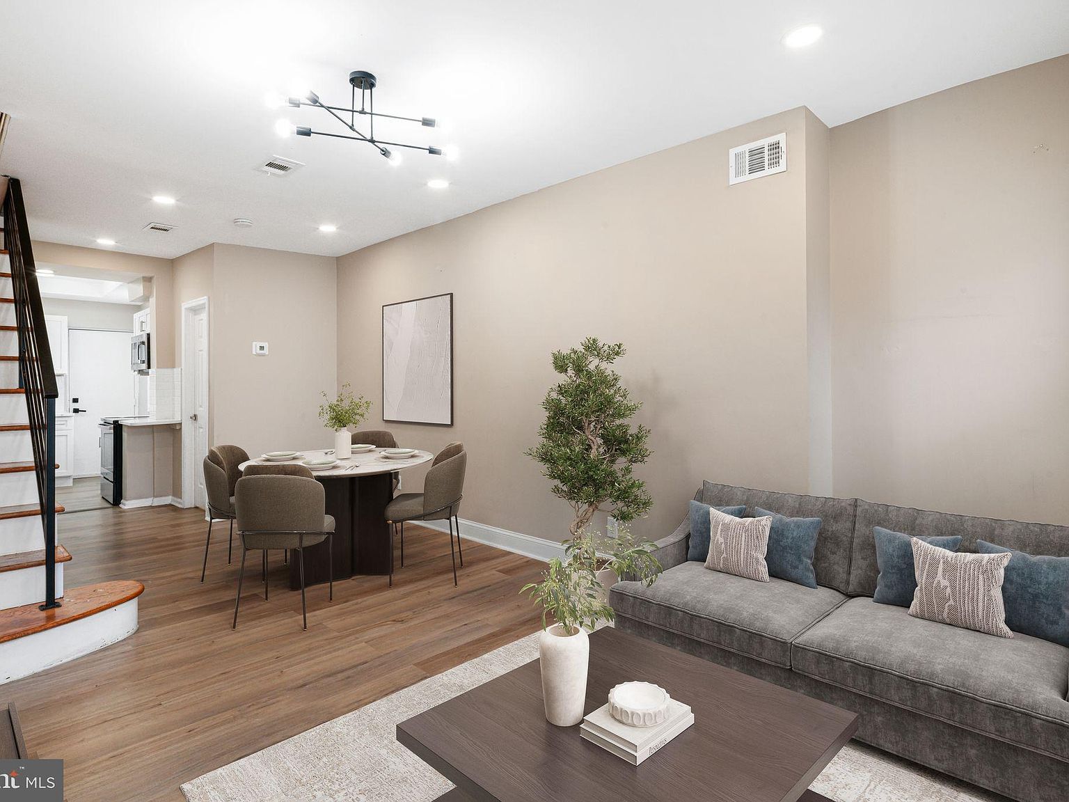 2445 Ingersoll St Philadelphia, PA 19121 - Thumbnail 4