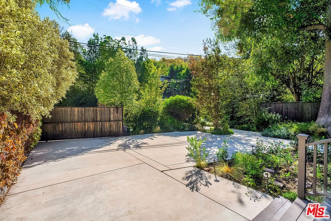 14903 Valley Vista Blvd Sherman Oaks, CA 91403 - Thumbnail 4