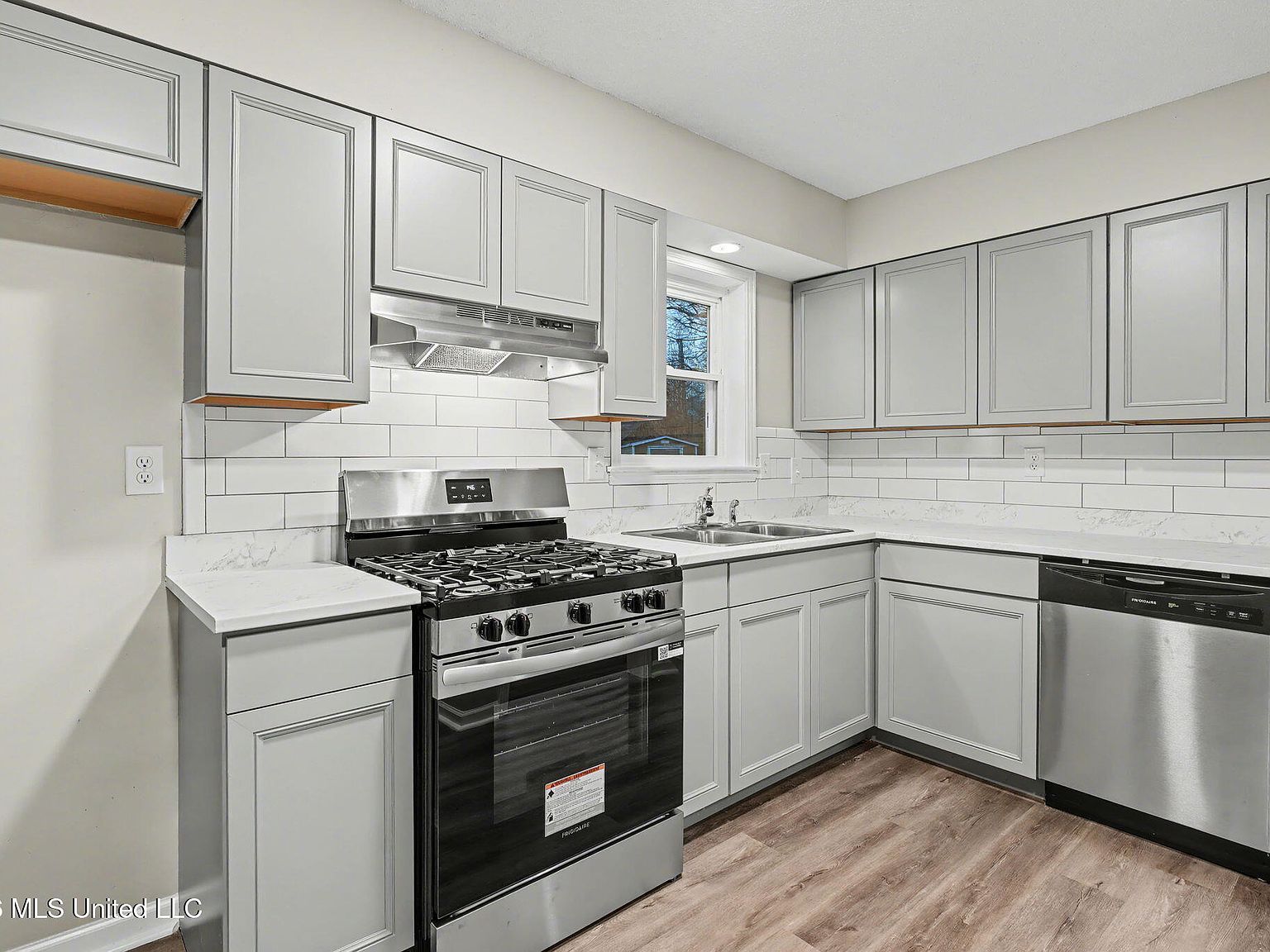 8256 Caprock Cv Southaven, MS 38671 - Thumbnail 4