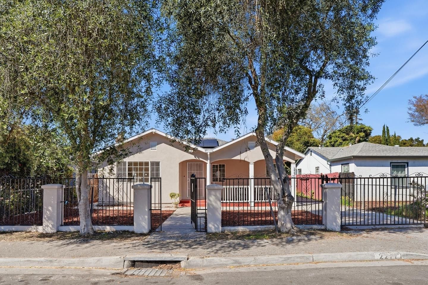 2271 Euclid Ave East Palo Alto, CA 94303 - Thumbnail 4