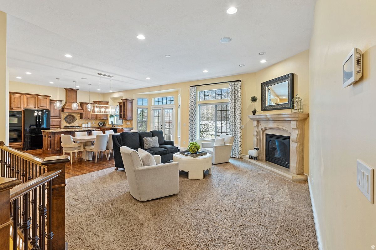 330 W Paradiso Ln Centerville, UT 84014 - Thumbnail 4