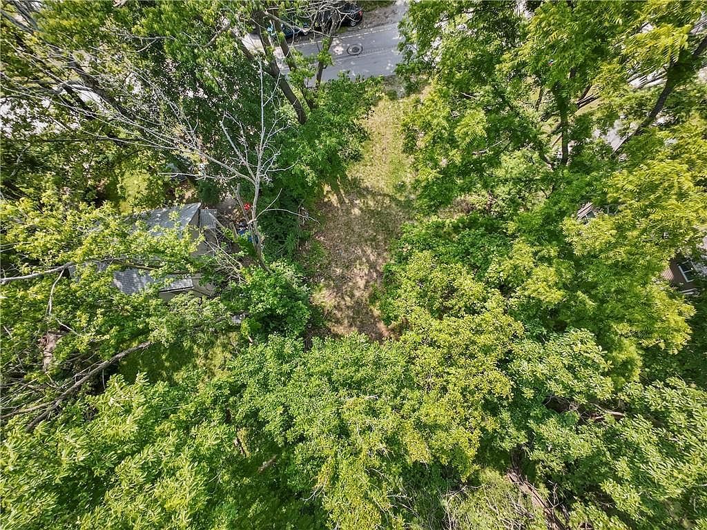 5119 Booth Ave Kansas City, MO 64129 - Thumbnail 4