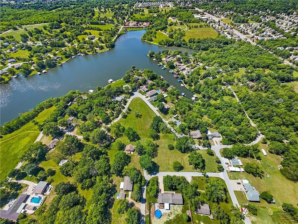 1717 NE Luther Rd Lees Summit, MO 64086 - Thumbnail 4