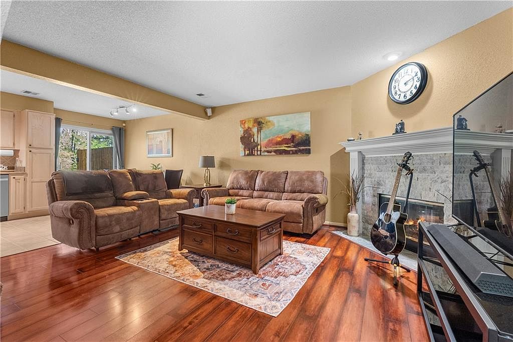 6157 NE Moonstone Ct Lees Summit, MO 64064 - Thumbnail 4