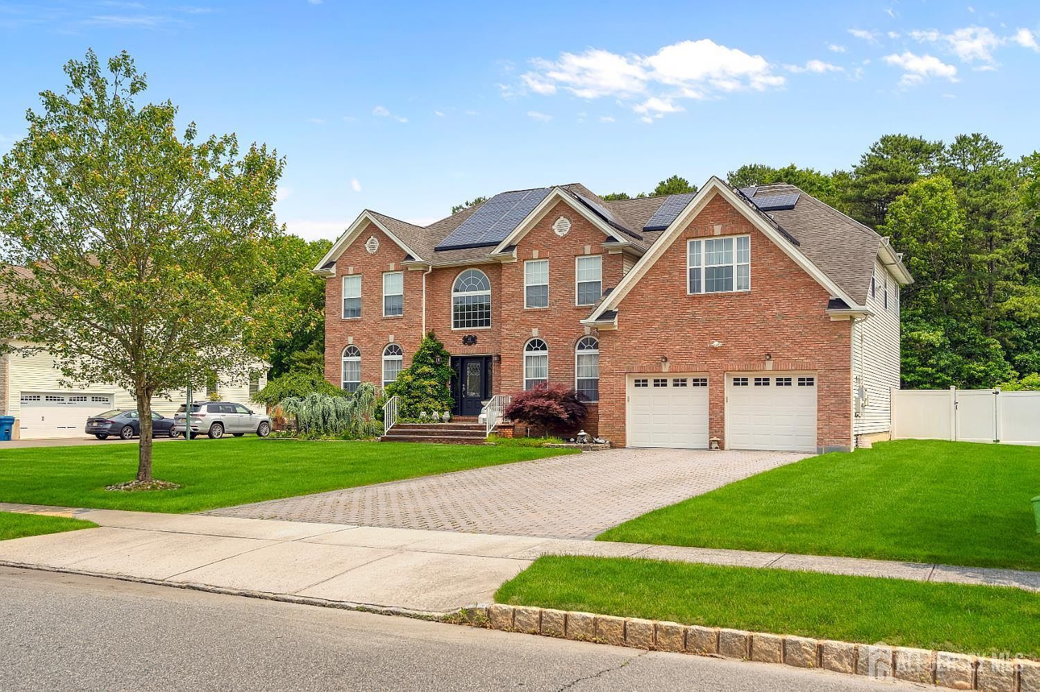 47 Lori St Monroe Township, NJ 08831 - Thumbnail 4