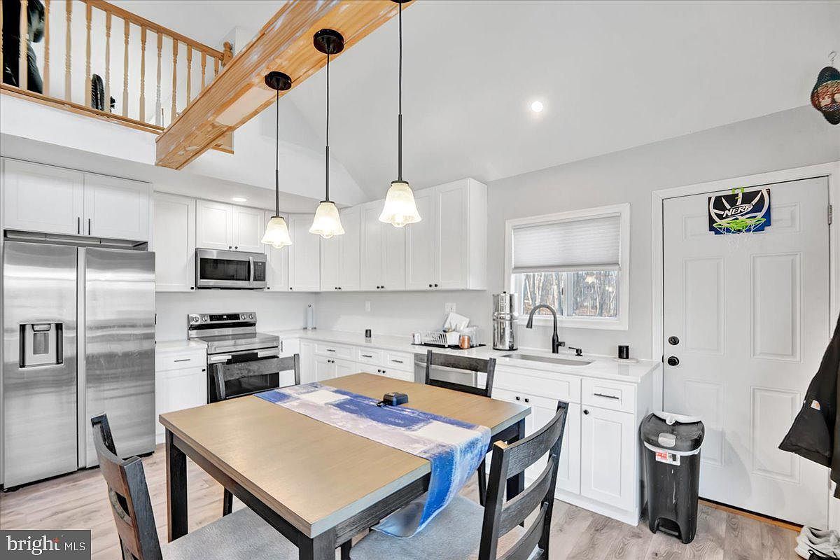 306 Timber Hill Rd Henryville, PA 18332 - Thumbnail 4