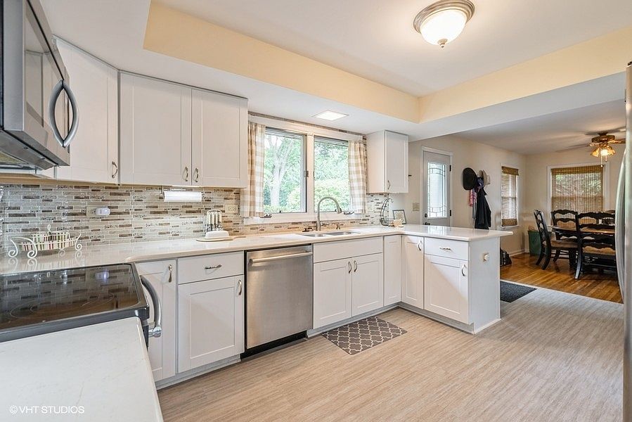 1909 Louise St Crystal Lake, IL 60014 - Thumbnail 4