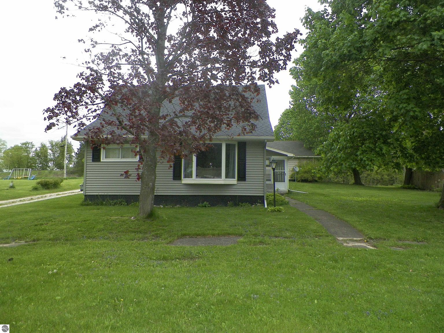 213 Cass St Tustin, MI 49688 - Thumbnail 4