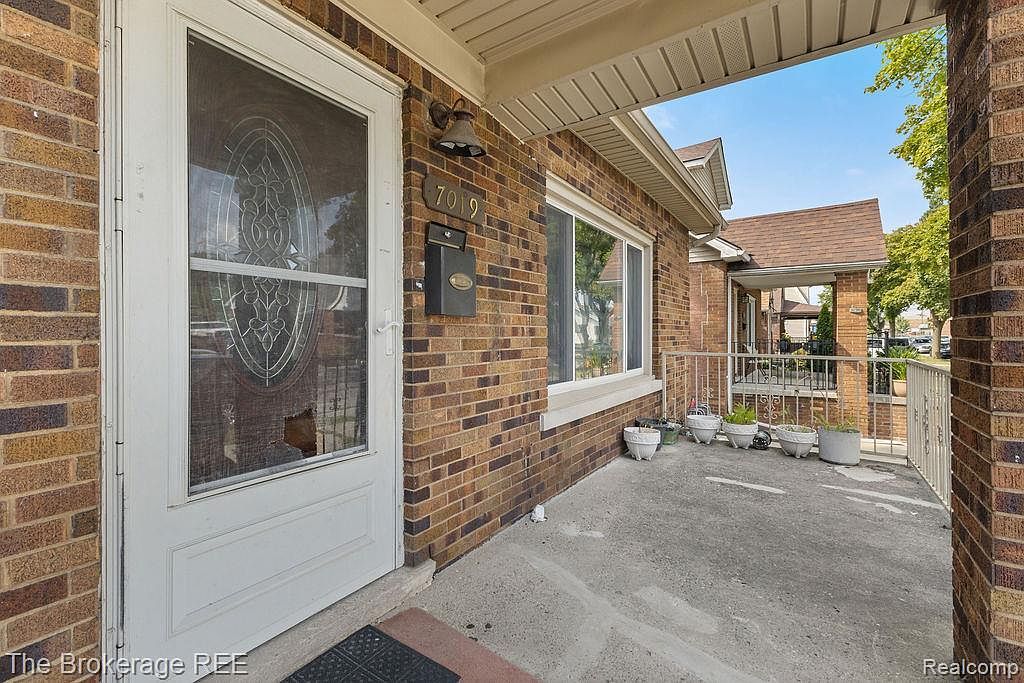 7019 Barrie St Dearborn, MI 48126 - Thumbnail 4