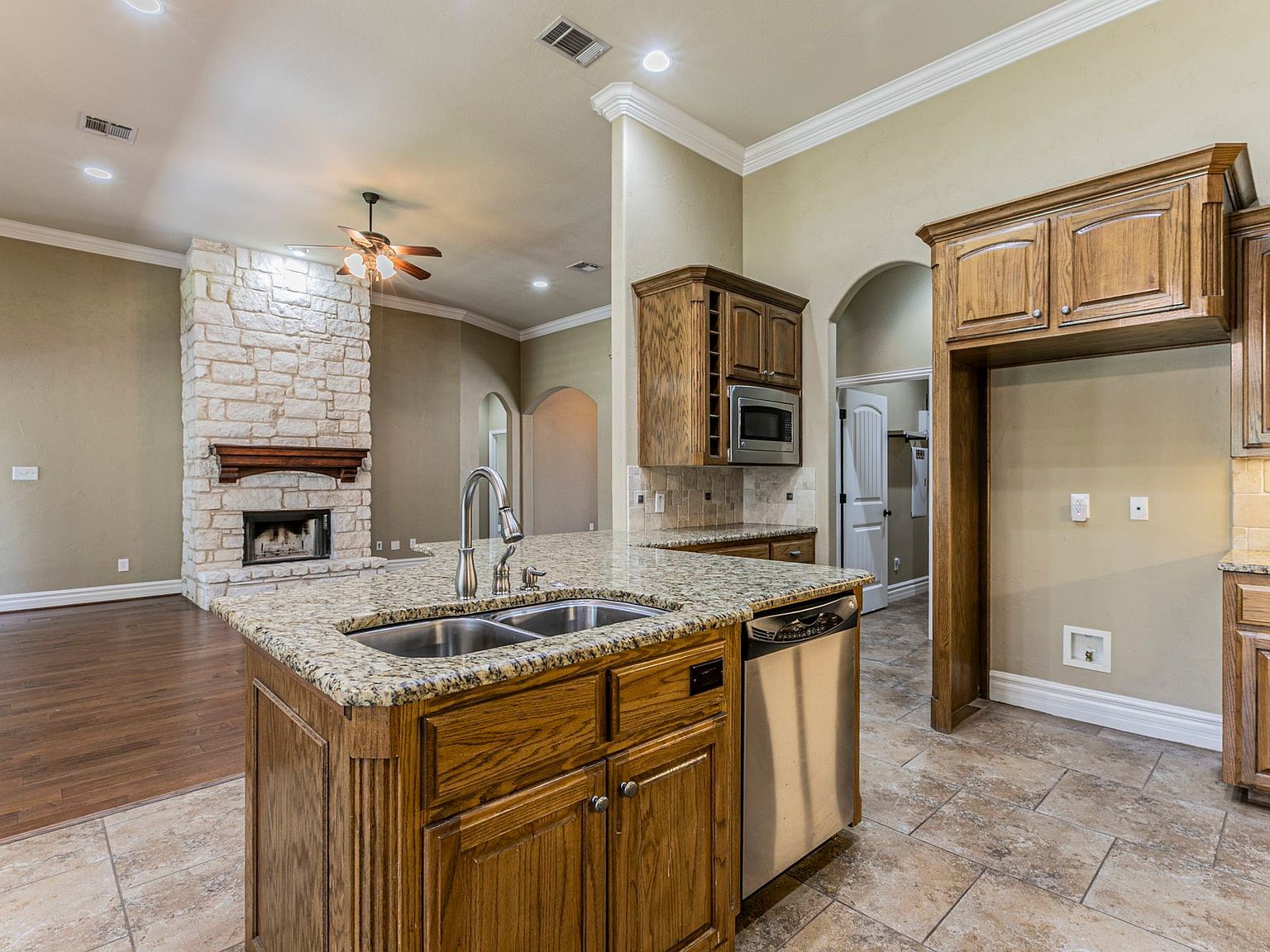 112 Star Ridge Cir Mc Gregor, TX 76657 - Thumbnail 4