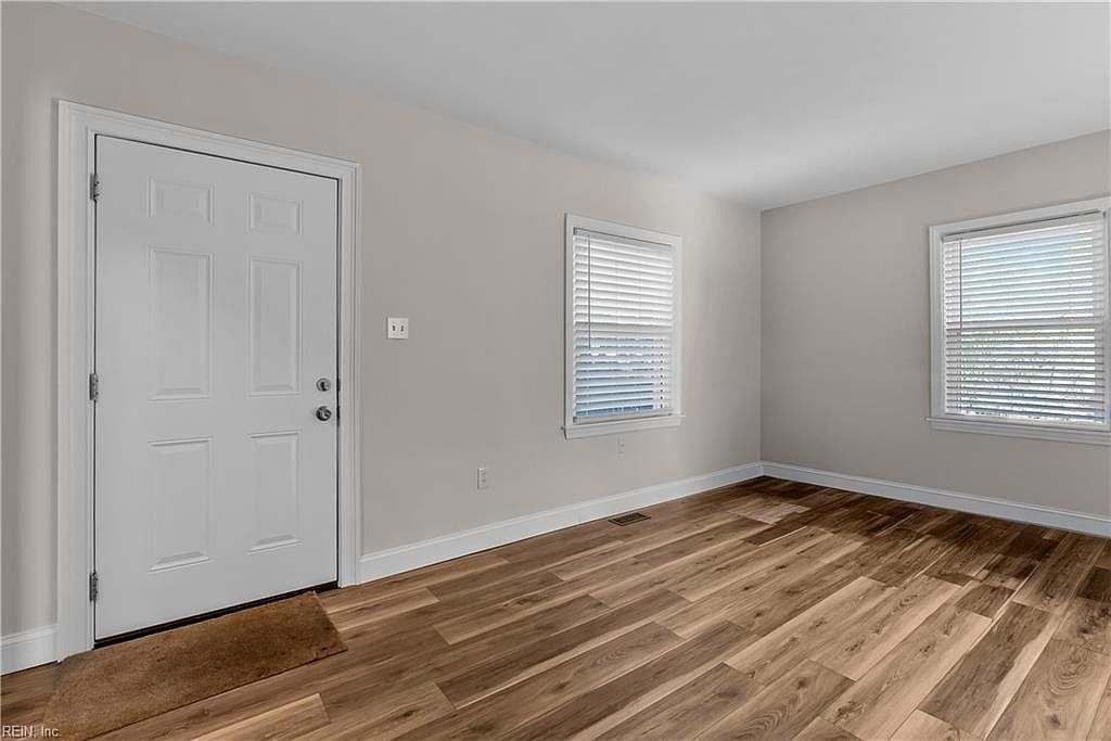 18 Beverly St Hampton, VA 23669 - Thumbnail 4