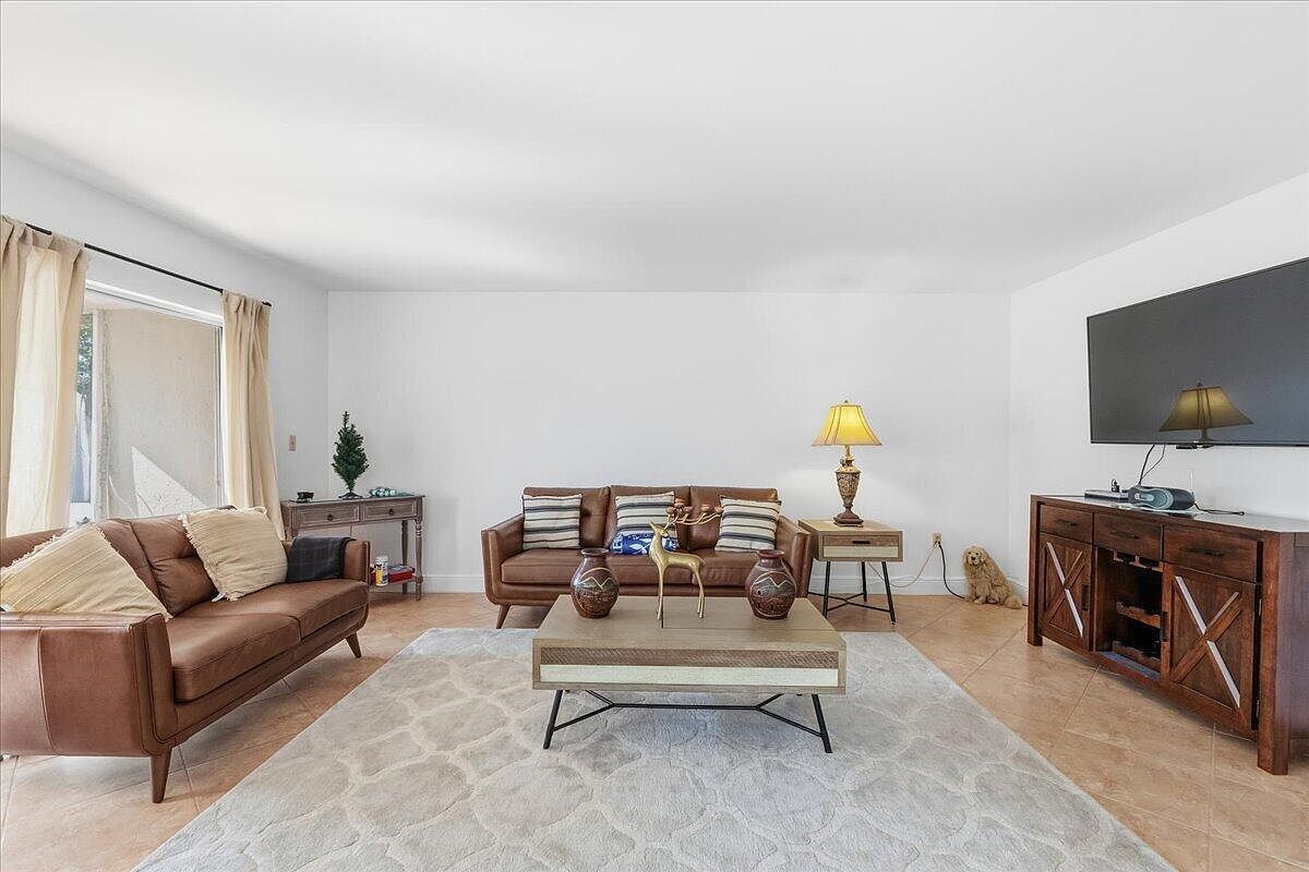 11140 SW 11th Pl Davie, FL 33324 - Thumbnail 4