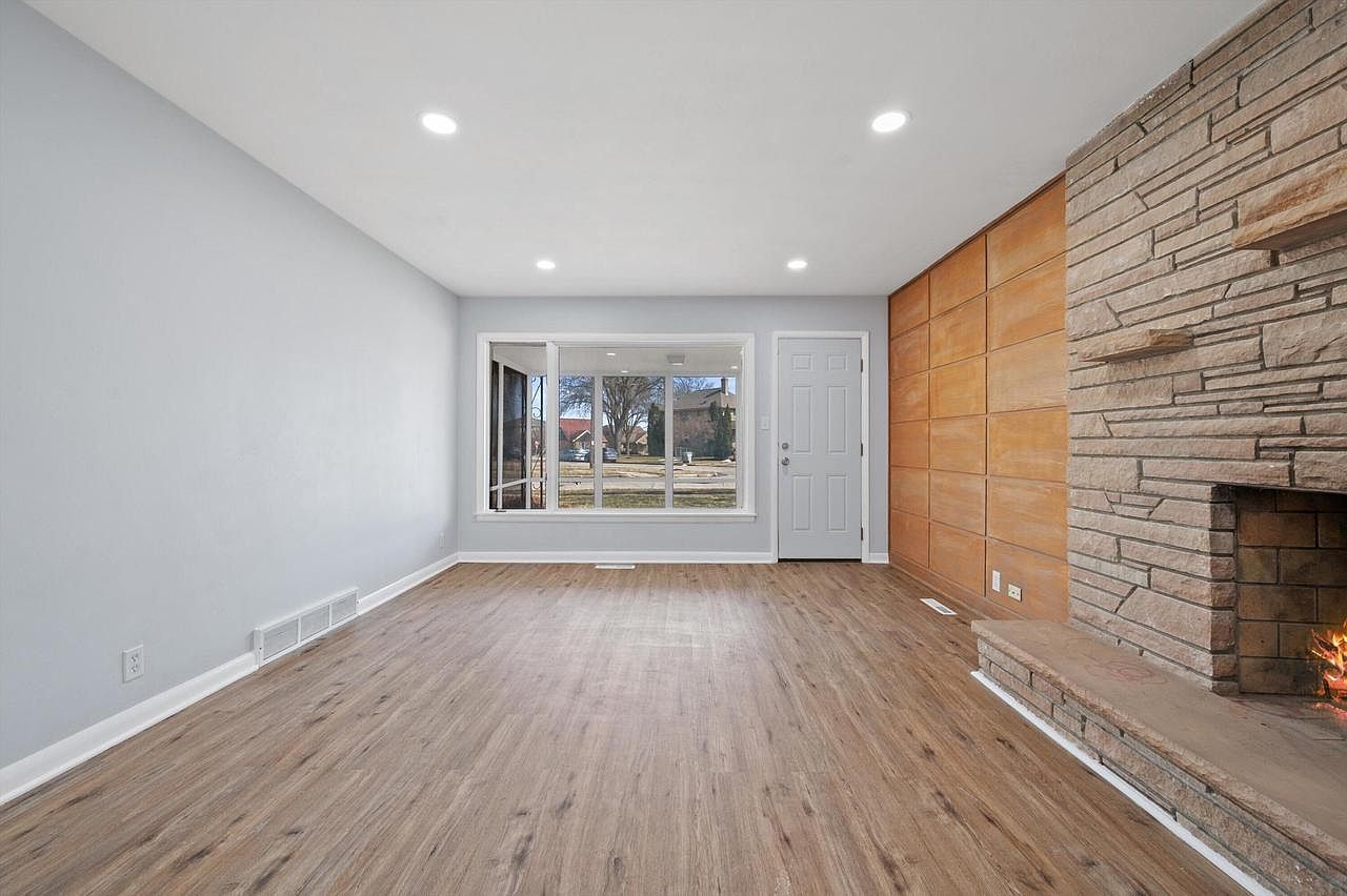 6500 W Glendale Ave Milwaukee, WI 53218 - Thumbnail 4