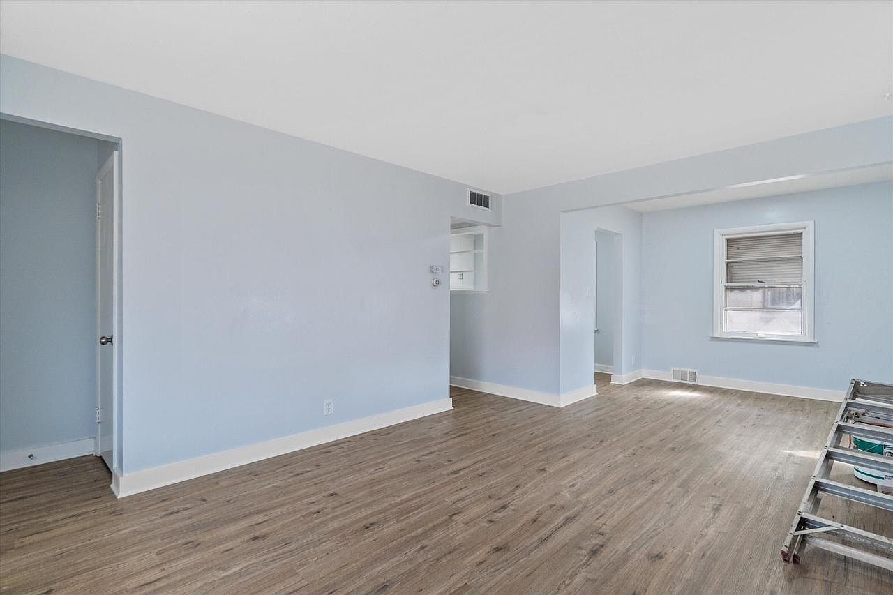 2101 W Fairmount Ave Milwaukee, WI 53209 - Thumbnail 4