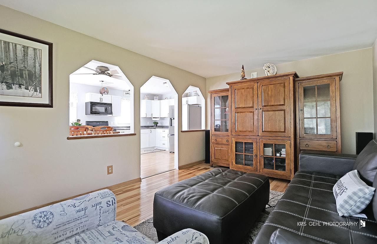 26505 104th St Trevor, WI 53179 - Thumbnail 4