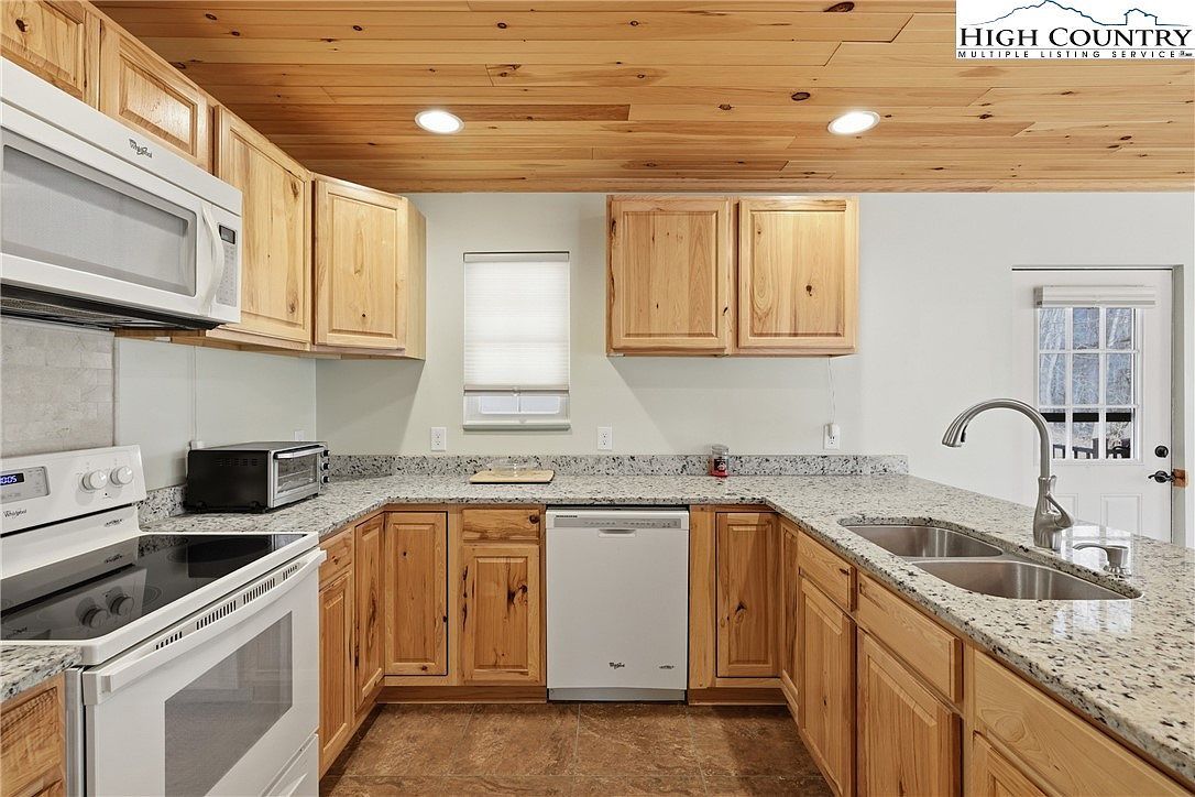 424 McKinley Ridge Rd Lansing, NC 28643 - Thumbnail 4