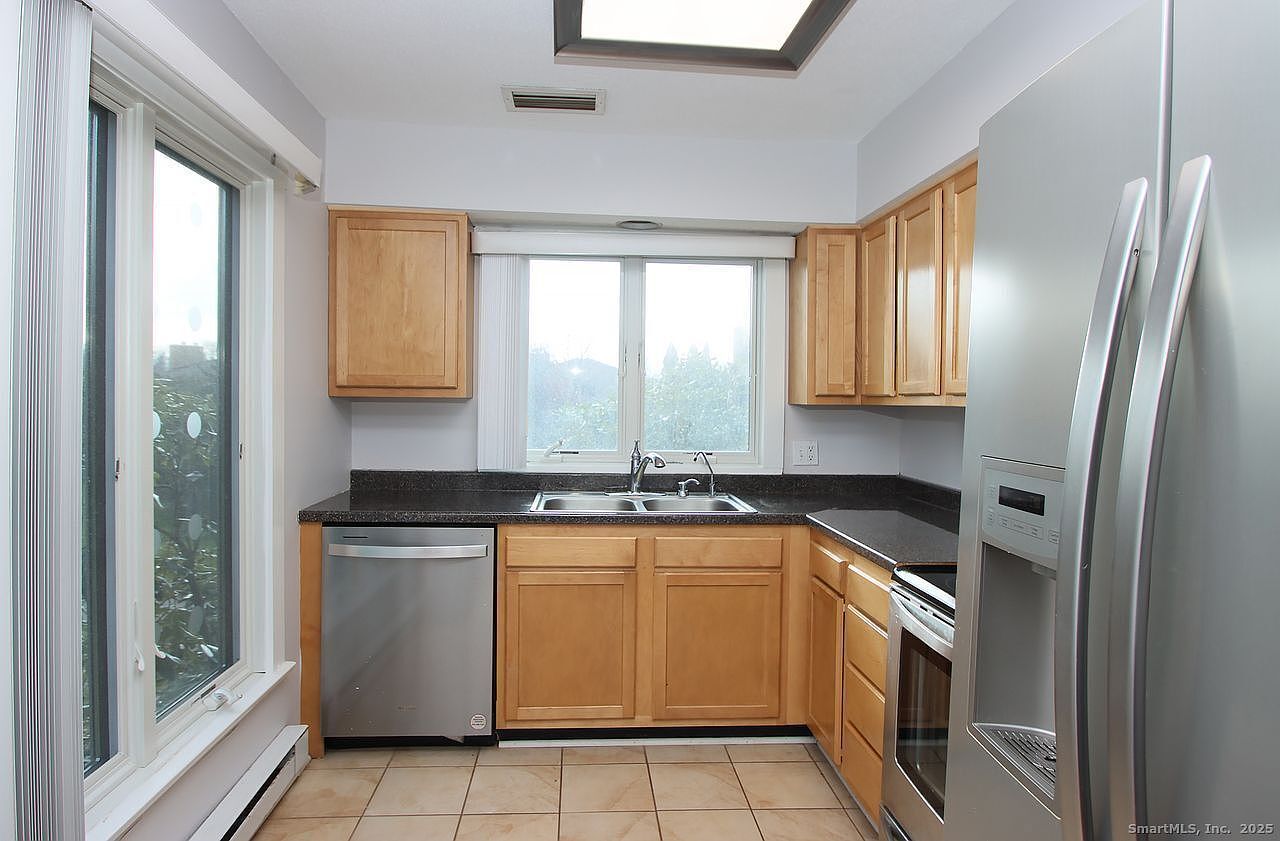 3 Pilgrim Hbr #C Wallingford, CT 06492 - Thumbnail 4