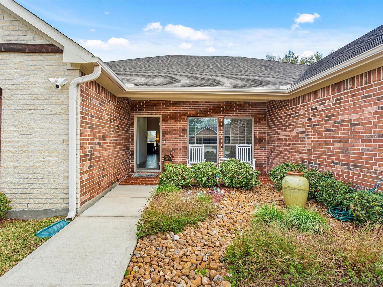 1995 Brentwood Dr Alvin, TX 77511 - Thumbnail 4