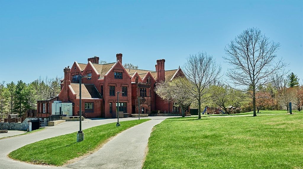 349 Old Stockbridge Rd Lenox, MA 01240 - Thumbnail 4